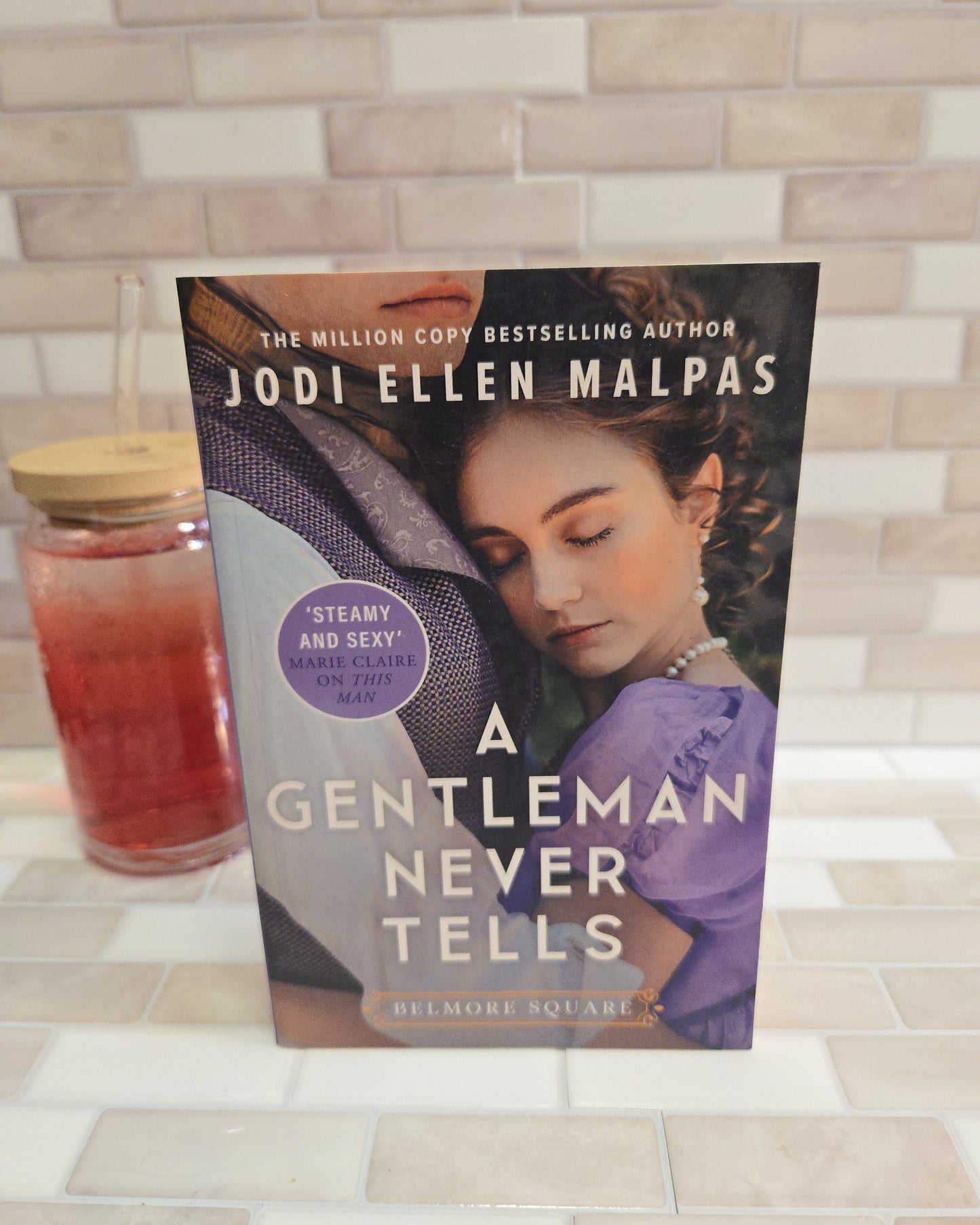 A Gentleman Never Tells (Belmore Square #2)