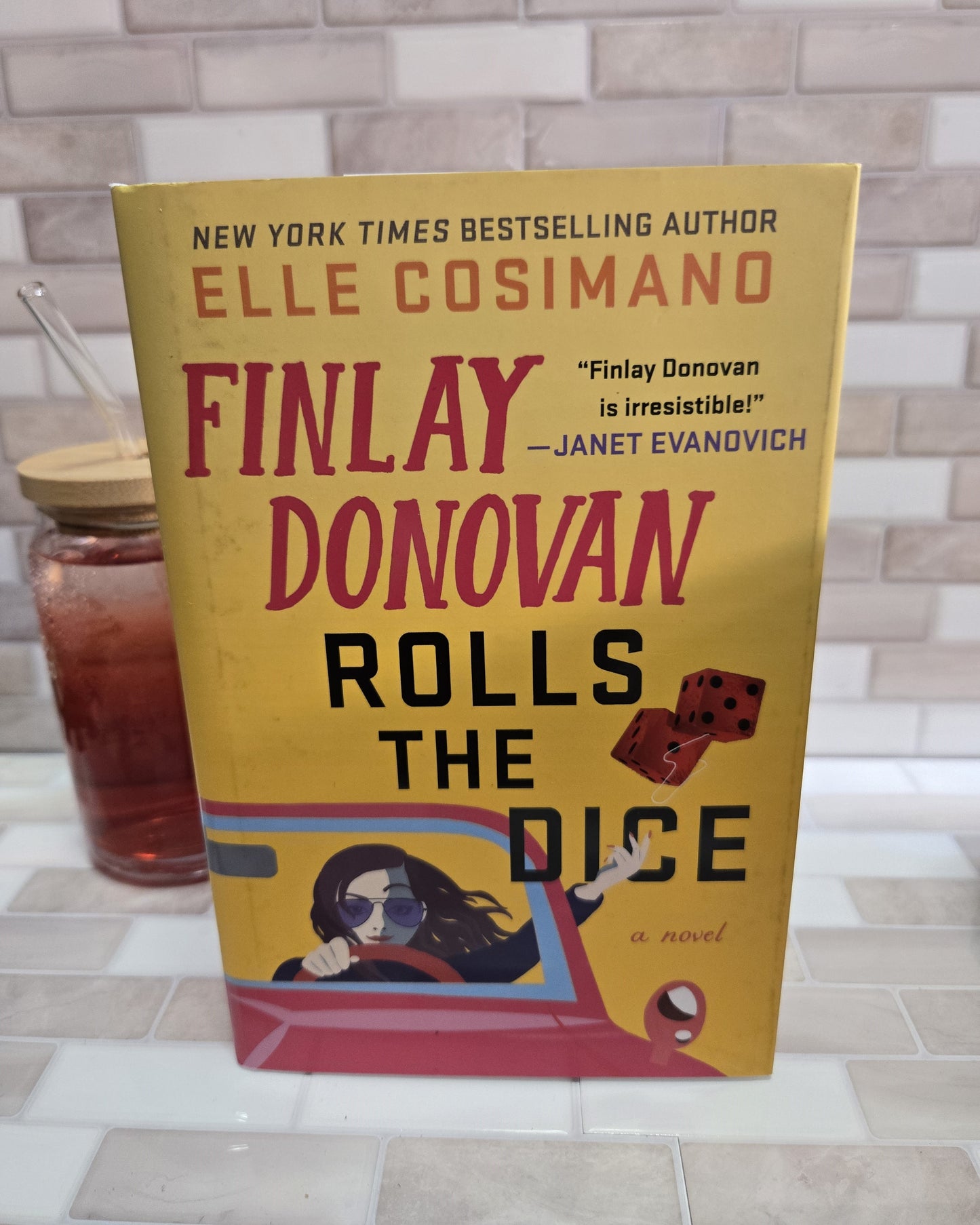 Finlay Donovan Rolls the Dice (The Finlay Donovan Series #4)