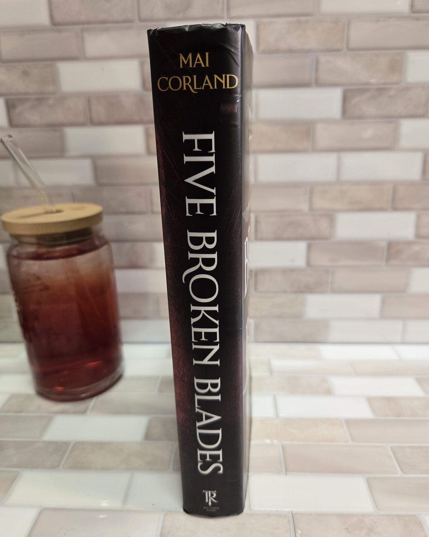 Five Broken Blades (Deluxe Limited Edition) (The Broken Blades #1)
