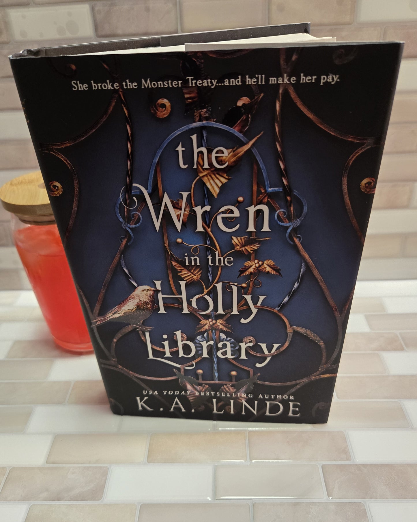 The Wren in the Holly Library (Oak & Holly Cycle #1)